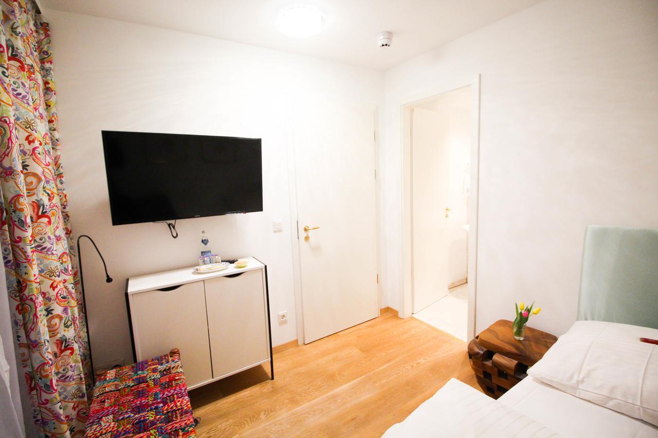 Das Kleine Hotel In Muenchen Экстерьер фото
