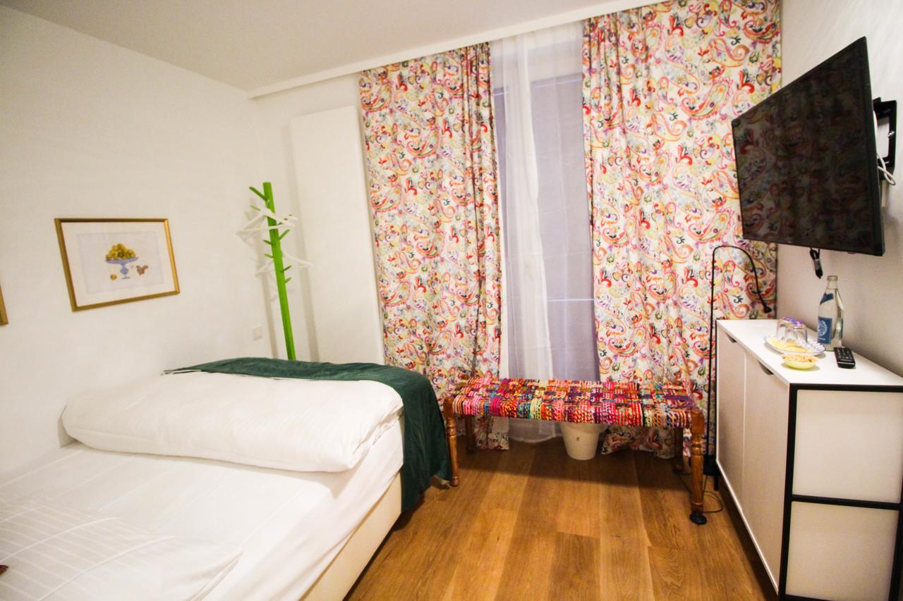 Das Kleine Hotel In Muenchen Экстерьер фото