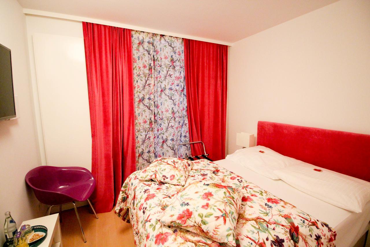 Das Kleine Hotel In Muenchen Экстерьер фото